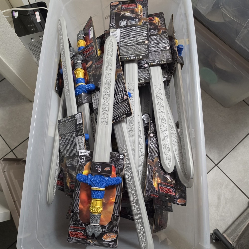 LOT OF 50 NEW 2023 Hasbro NERF Dungeons & Dragons Xenk's Daggersword Foam Sword